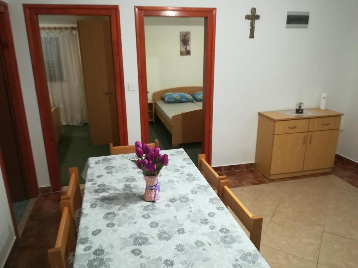 Apartman Borosa فير المظهر الخارجي الصورة